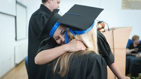 Cu sau fără BAC, la muncă în străinătate! Tot mai mulți tineri din România pleacă peste hotare